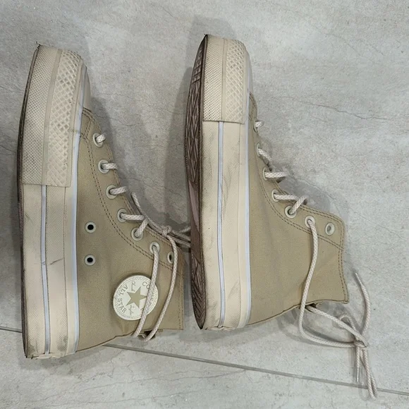 Chuck Taylor All Star Lift Sneaker in Oat Milk & Natural Ivory - Picture 4 of 6